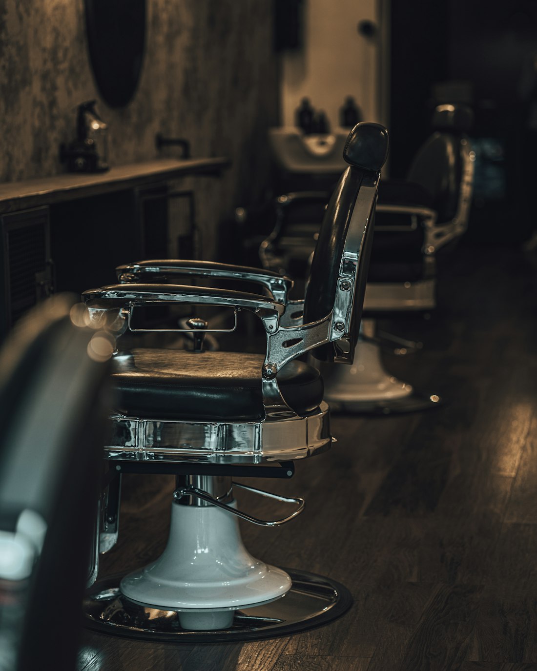 An empty barber chair